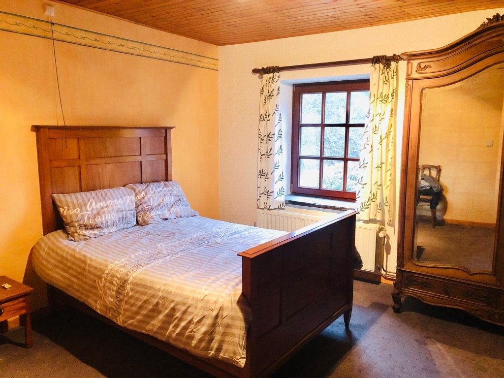 Antiek bed op pianowieltjes, Ophalen
