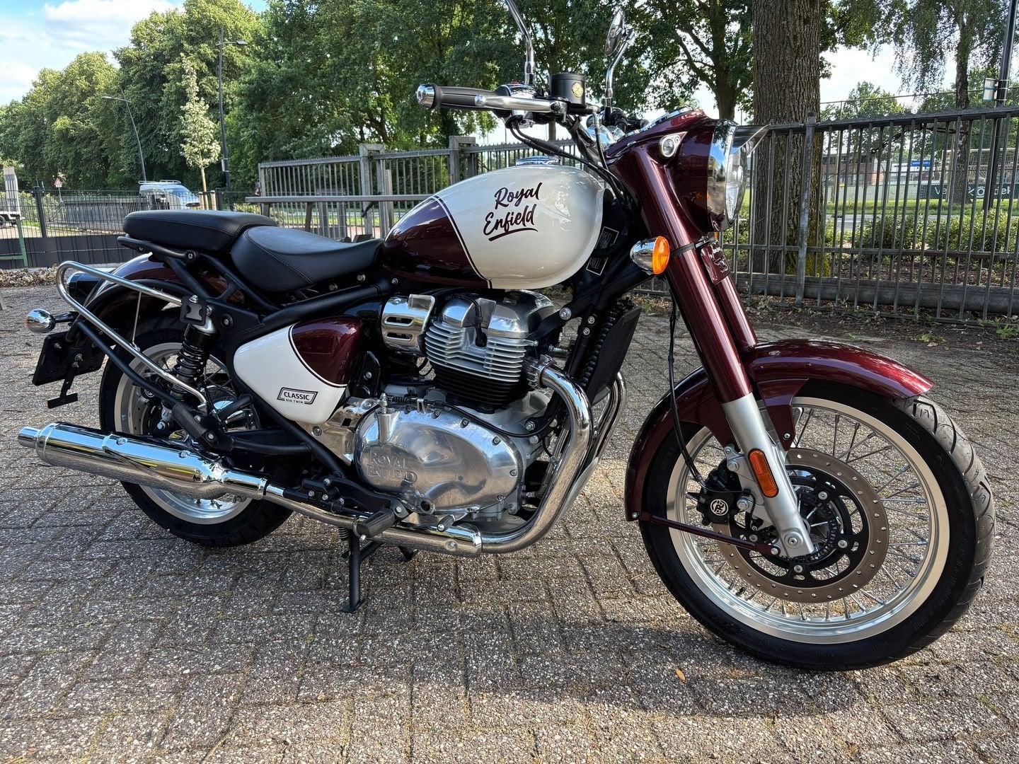 ROYAL ENFIELD CLASSIC TWIN 2025 800KM NIEUWSTAAT DEMO RETRO, 2 cilinders, 648 cc, Bedrijf, Onbekend