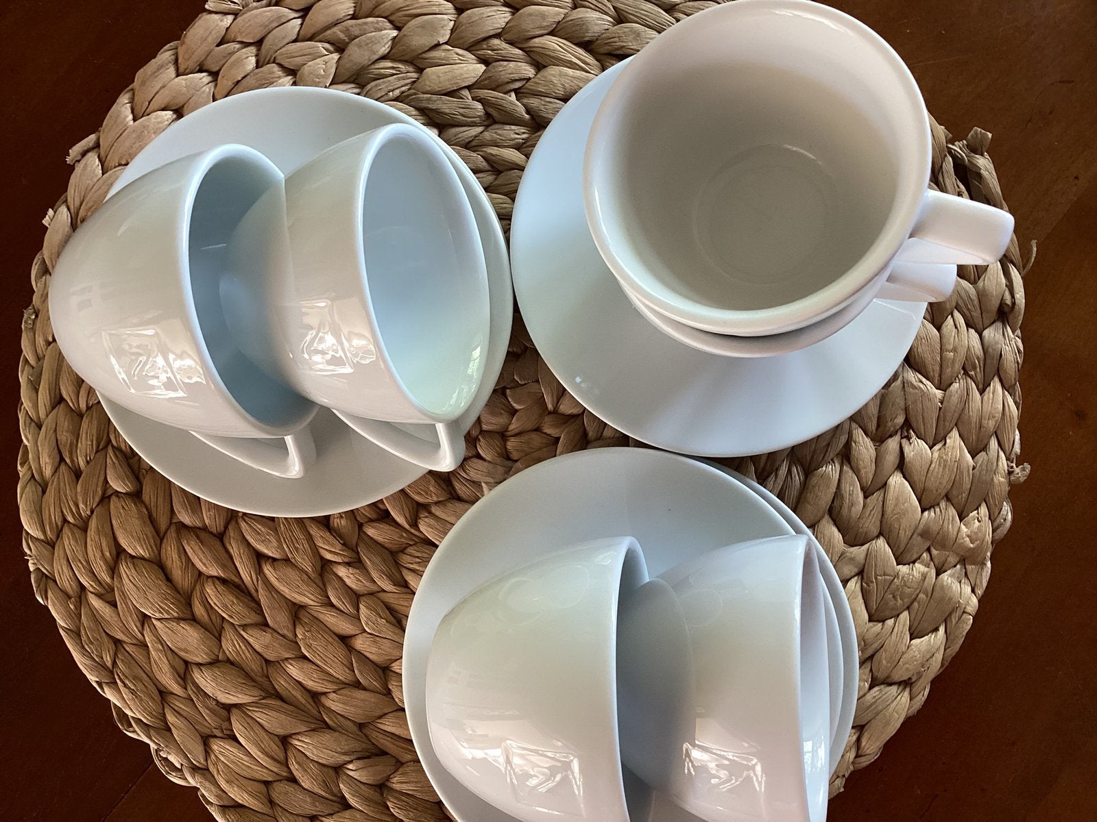 NESPRESSO kop-en schotels/ cappuccino en espresso. Porcelein, Huis en Inrichting, Overige merken, Ophalen of Verzenden, Zo goed als nieuw
