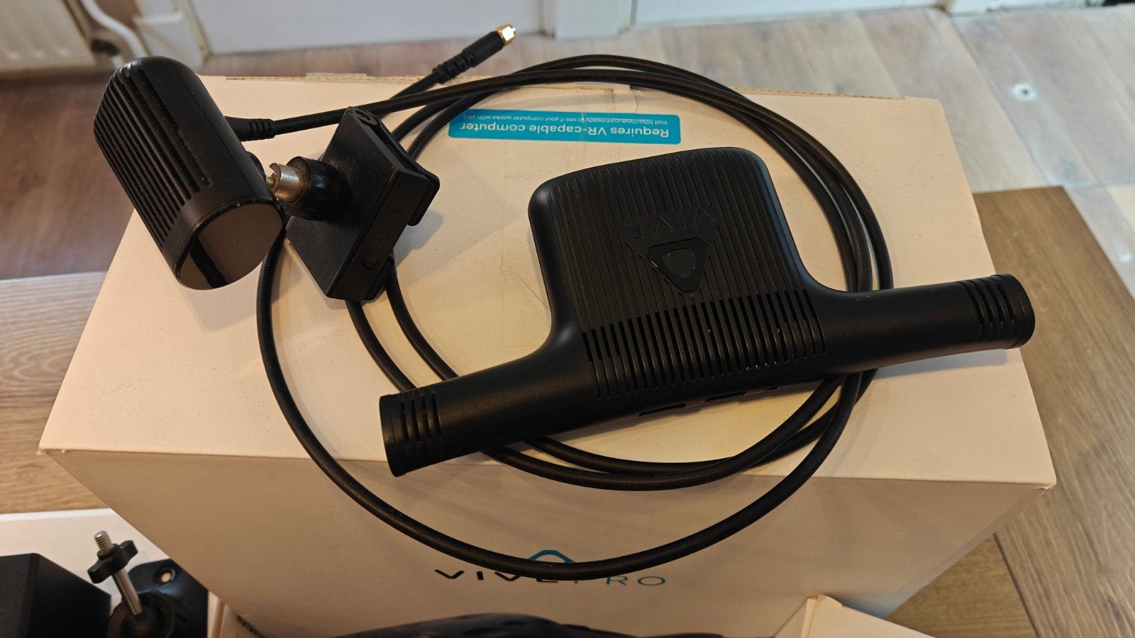 HTC Vive Pro Full Kit + lens mod met Wireless Adapter, Spelcomputers en Games, Ophalen of Verzenden, Zo goed als nieuw, VR-bril