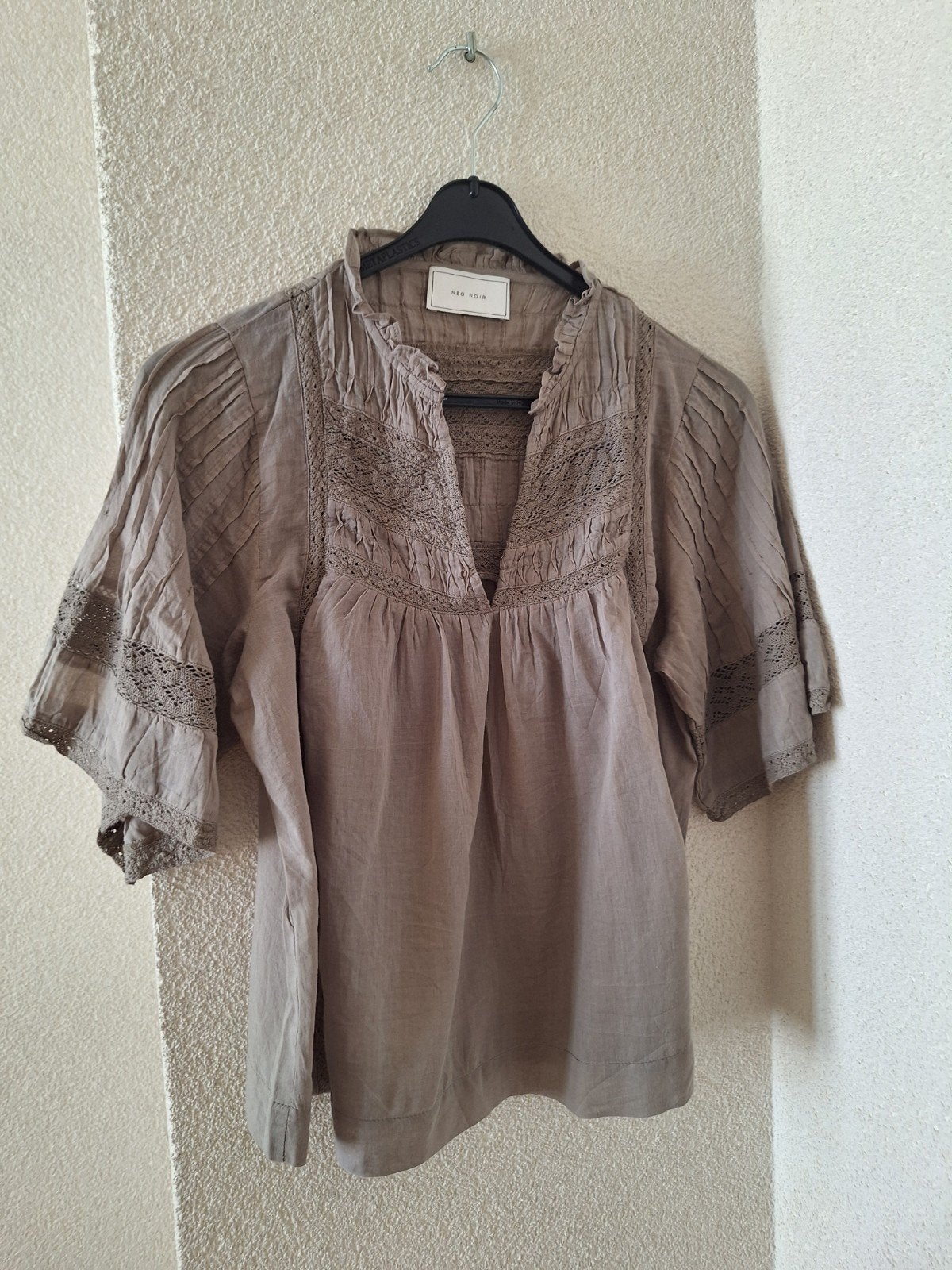 Neo Noir katoenen blouse, Kleding | Dames, Blouses en Tunieken, Verzenden, Zo goed als nieuw, Maat 34 (XS) of kleiner, Bruin