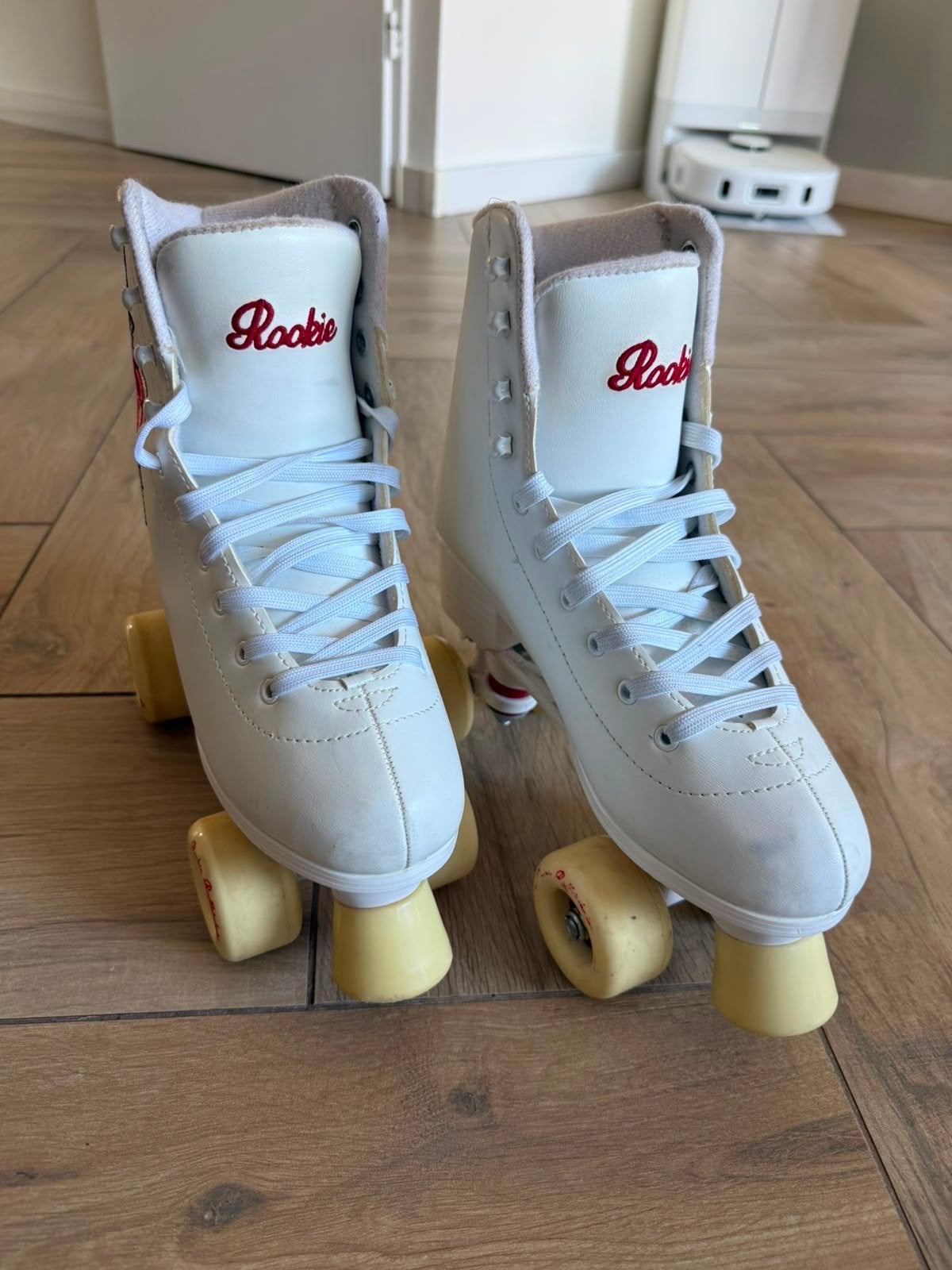 Rookie rolschaatsen met rozen borduursel maat 38, Verzenden, Zo goed als nieuw, Dames