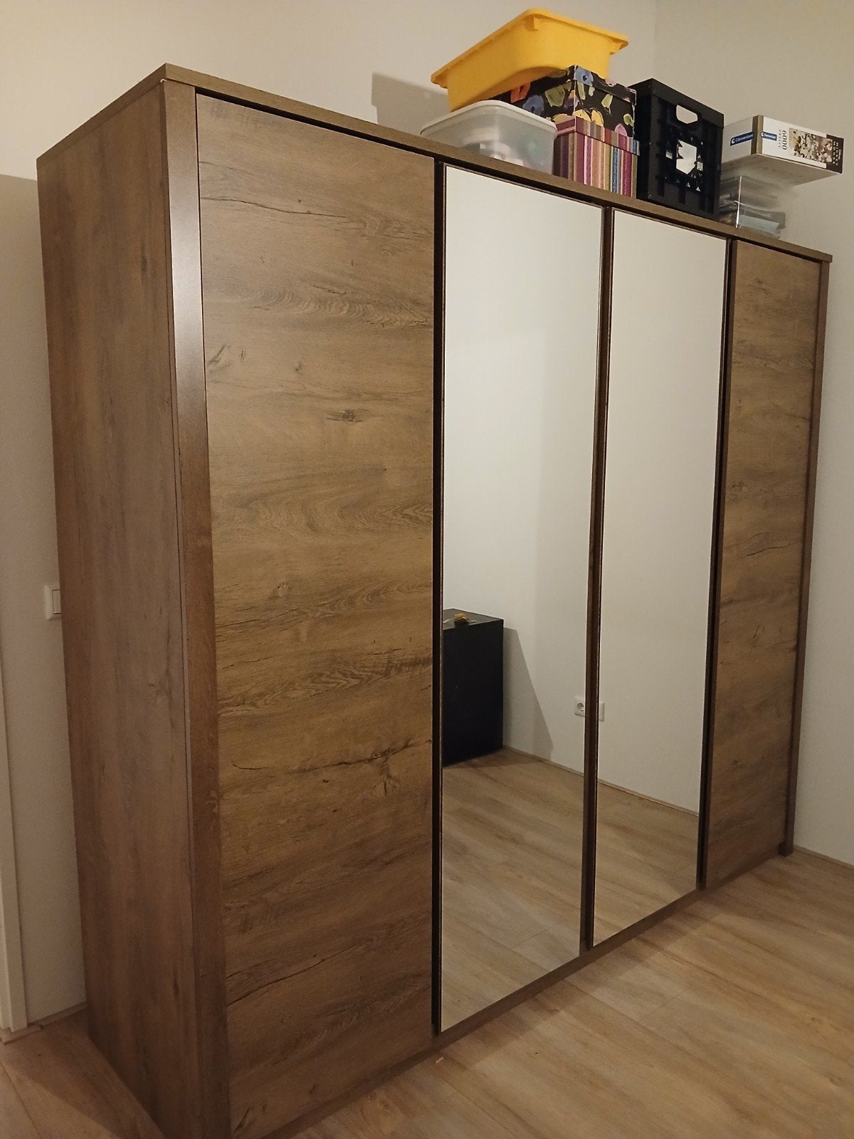 Ruime kledingkast met spiegeldeuren, Ophalen, Met deur(en), 200 cm of meer, 150 tot 200 cm