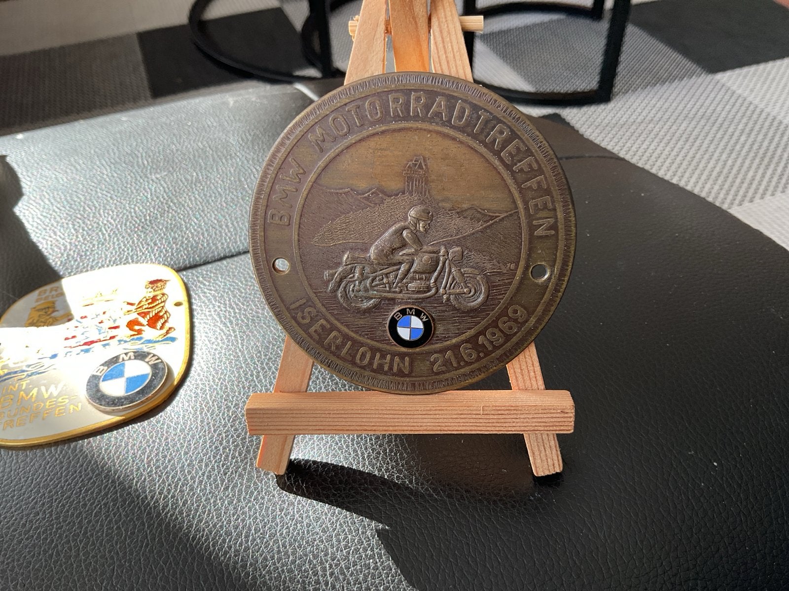 Zeldzame BMW Motorradtreffen Iserlohn 1969 Badge, Ophalen of Verzenden, Gebruikt, Motoren