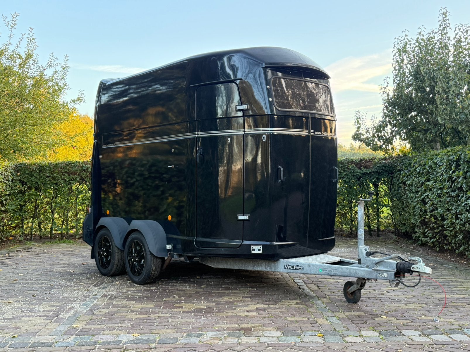 Nette 2 paards bockmann met zadelkamer, Ophalen, Zo goed als nieuw, 2-paards trailer, TT paardentrailers