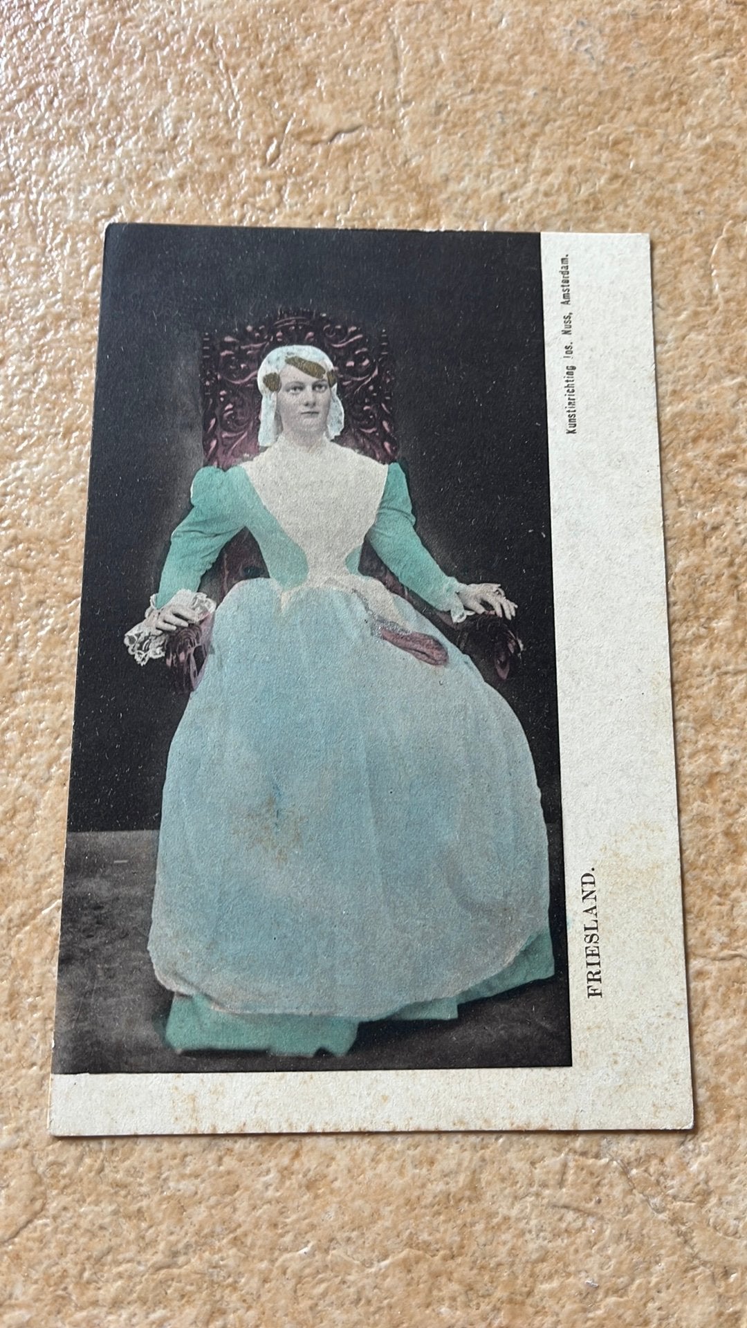 Friese dame in klederdracht, Ophalen of Verzenden, Voor 1920, Ongelopen, Klederdracht