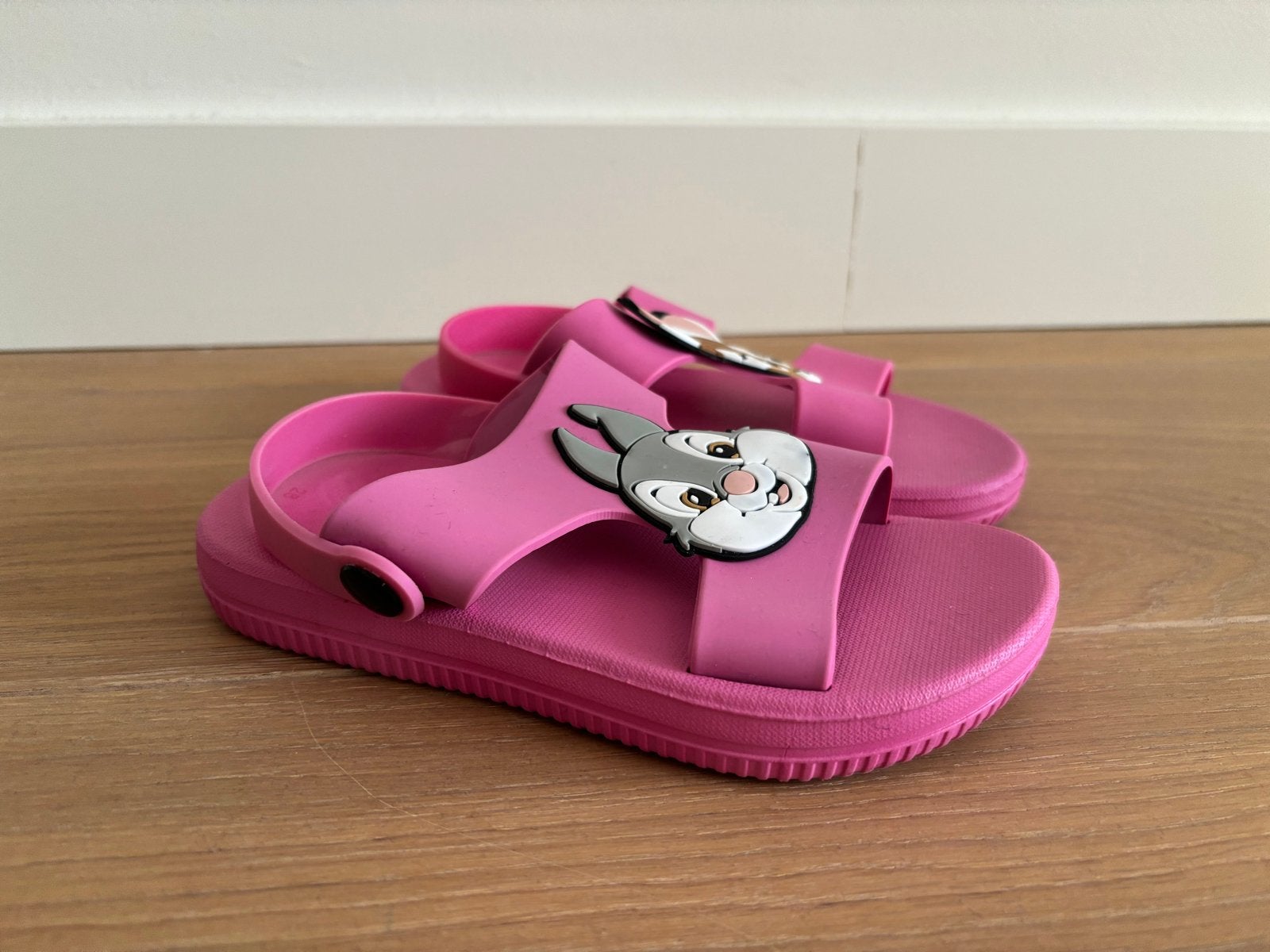 Roze Disney Bambi en Stampertje sandalen maat 28, Ophalen of Verzenden, Gebruikt, Meisje