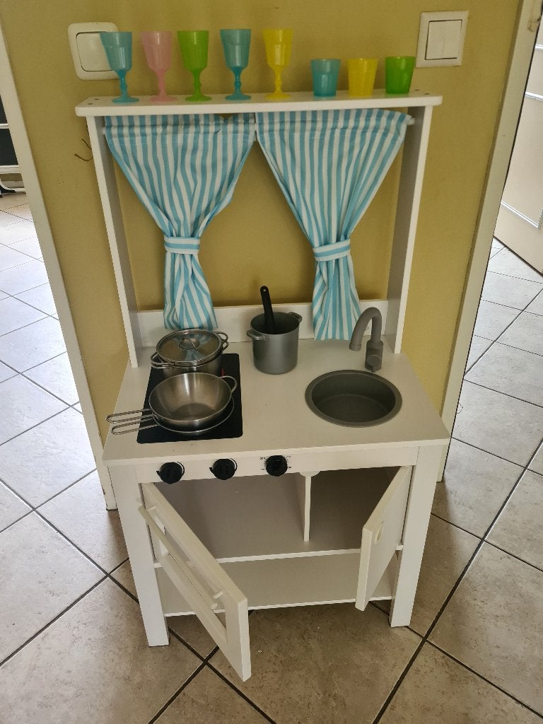Leuke Ikea kinder keuken compleet met accessoires € 20 !, Ophalen, Gebruikt, Hout, Speelkeuken