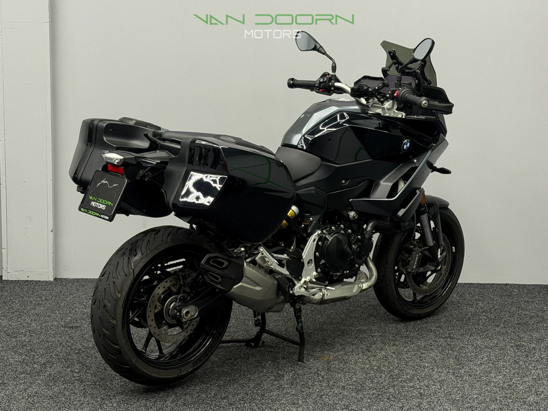 BMW F 900 XR | Triple Black | BTW | Koffers | NL | 2022 | 12, 895 cc, Info@vandoornmotors.nl, Kraaivenstraat 23-5
5048AB  TILBURG, NL