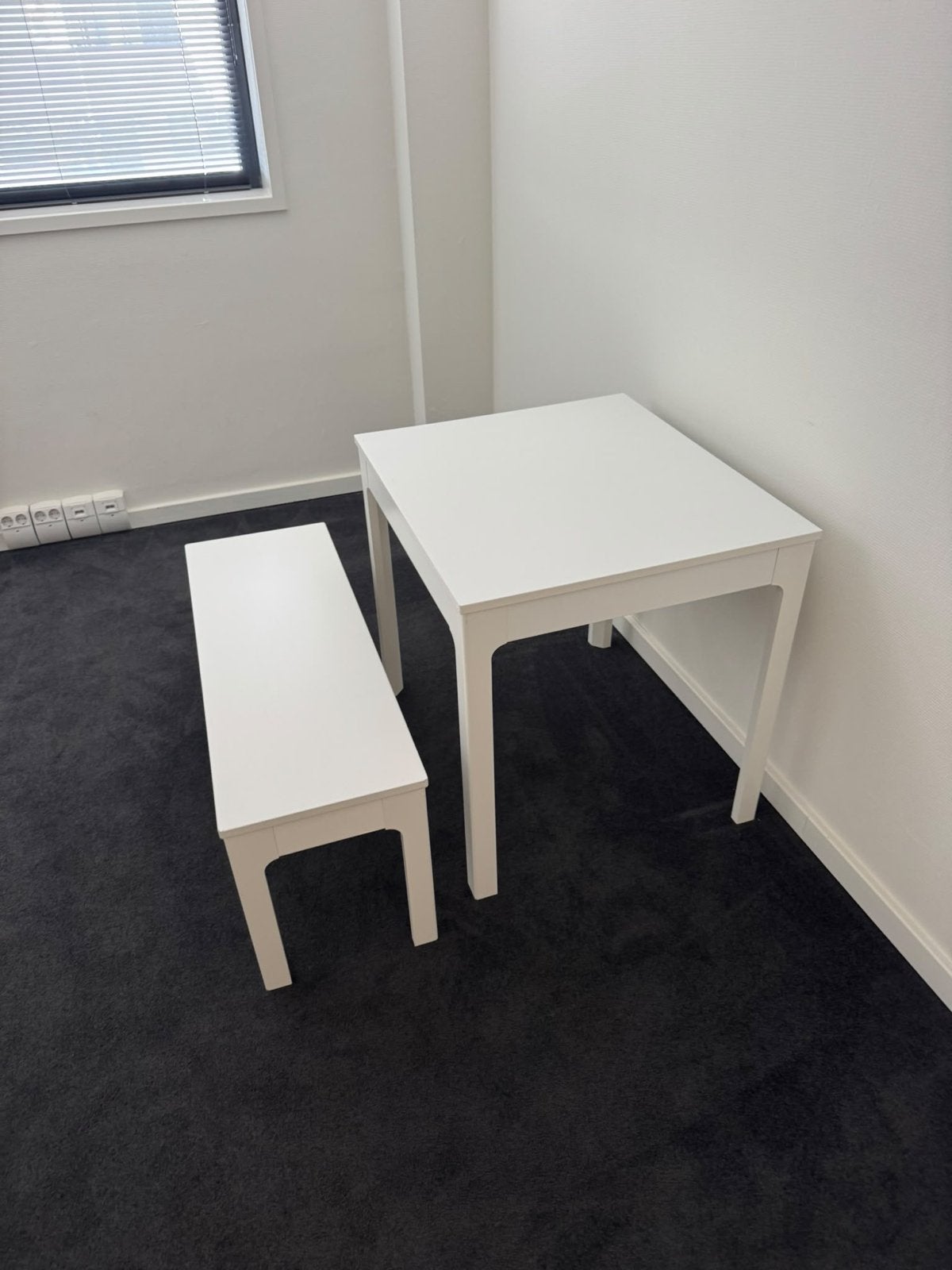 IKEA EKEDALEN Uitschuifbare tafel met bankje, wit, 100 tot 150 cm, Zo goed als nieuw, Vier personen, Rechthoekig