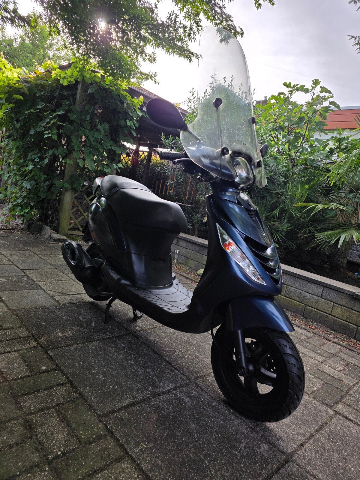 Piaggio Zip BROM 2015 8000km! (Geel kenteken scooter), Ophalen, Zo goed als nieuw