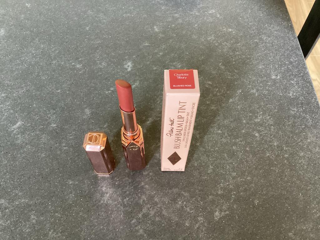 Charlotte Tilbury Blush Balm Lip Tint Blushed Rose, Gebruikt, Lippen, Ophalen of Verzenden, Make-up