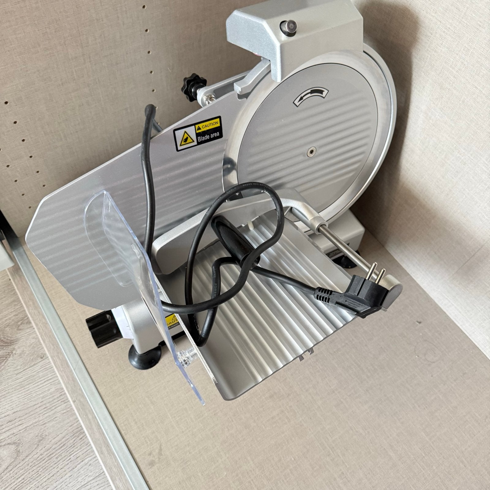 Nieuwe snijmachine voor vleeswaren brood en kaas., Ophalen, Nieuw