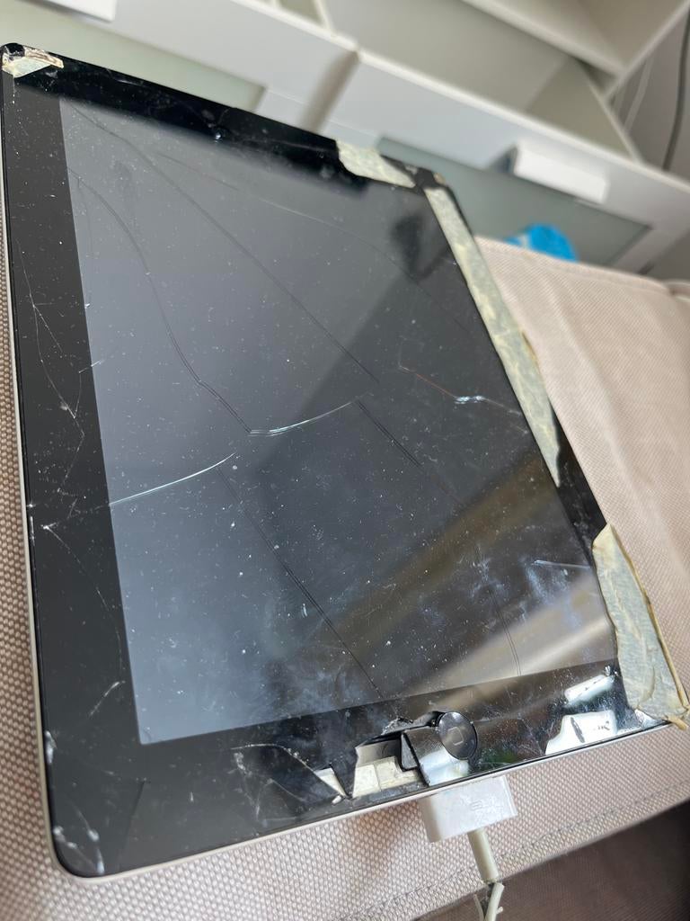 Defecte Apple iPad 16GB - Scherm gebroken, 9 inch, Gebruikt, Apple iPad, Ophalen of Verzenden