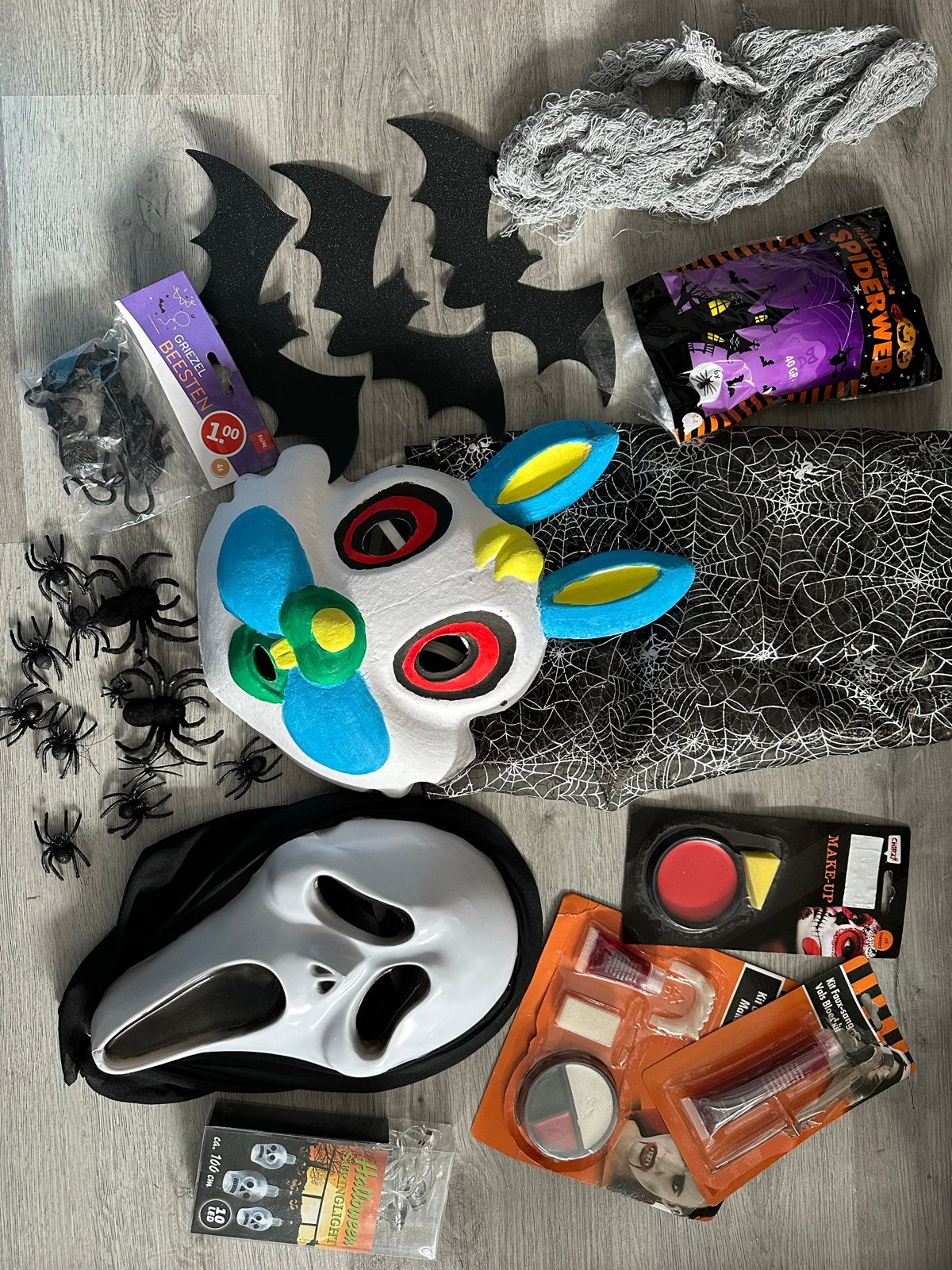 Halloween decoratie, make-up en accessoires TEAB, Ophalen of Verzenden, Gebruikt, Versiering, Halloween of Griezel