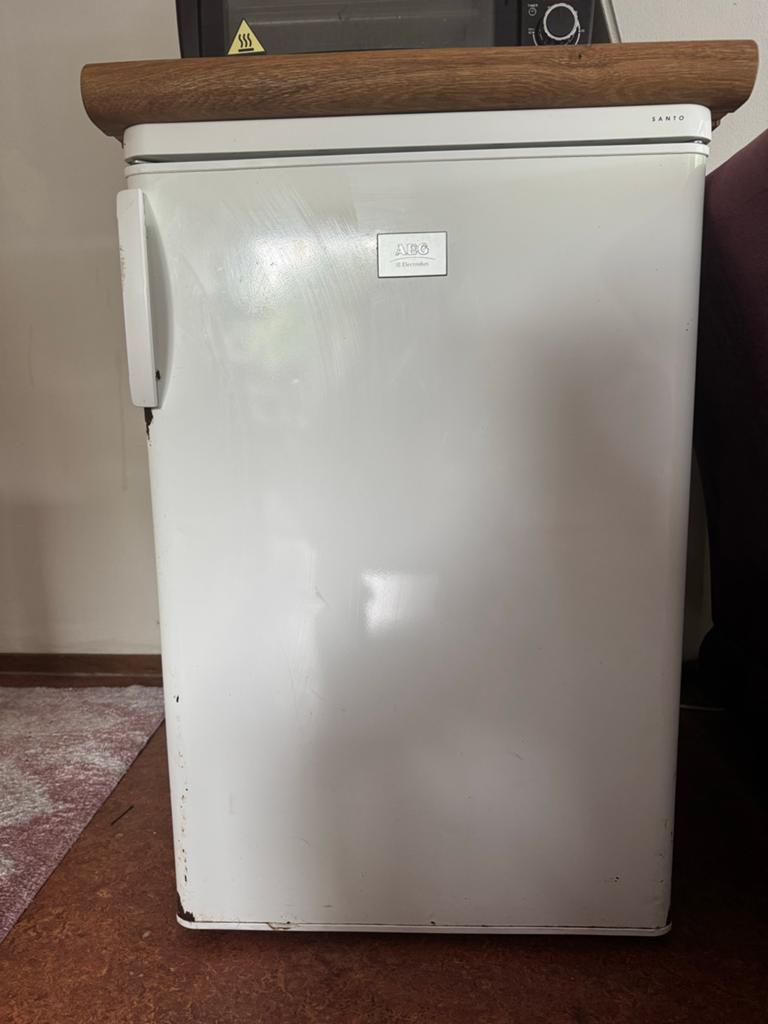 Gratis Compacte Koelkast met Vriesvak - AEG Santo, 85 tot 120 cm, Gebruikt, Minder dan 45 cm, Ophalen of Verzenden