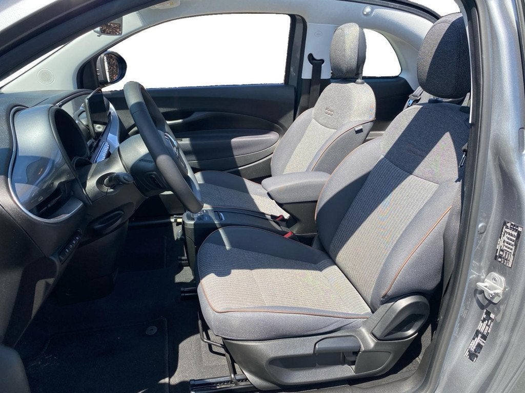 Fiat 500 Cabriolet Icon 42 kWh (WLTP 304km) CarPlay | stoelv, 12 maanden, Stof, Gebruikt, 4 stoelen