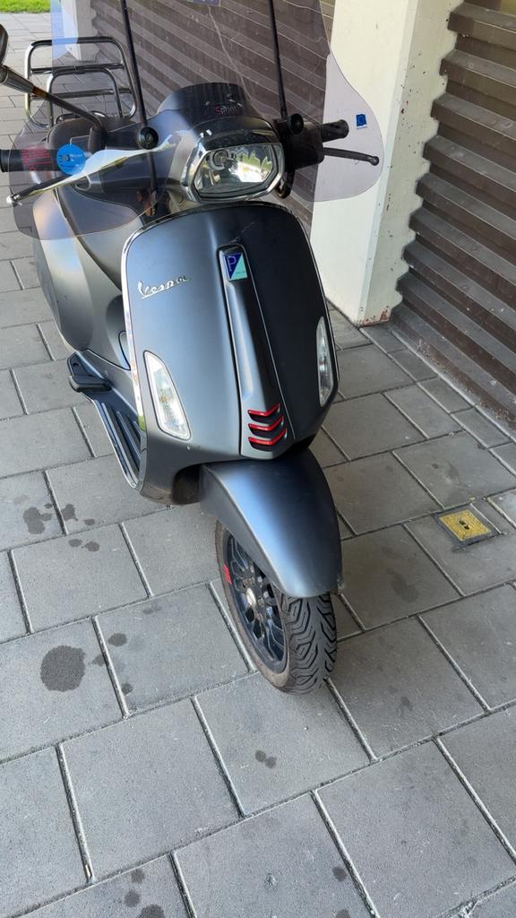 Vespa sprint goede staat | €1425 | gratis beenkleed + helm, Fietsen en Brommers, Ophalen, Overige modellen, Maximaal 45 km/u, Zo goed als nieuw