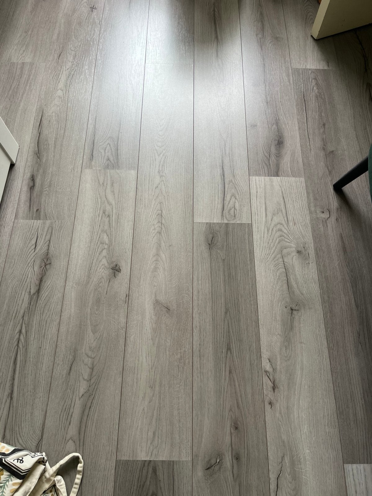 Grijs laminaat, Ophalen, 50 tot 150 cm, Zo goed als nieuw, 10 m² of meer