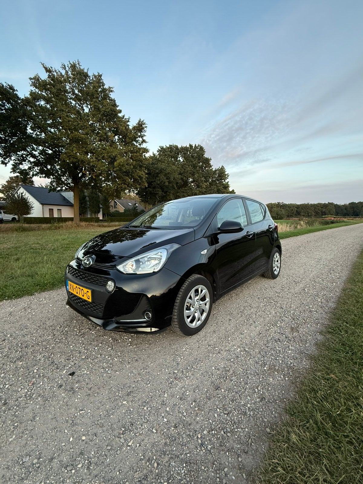 Foto 14 van Hyundai i10 1.0i 66pk 2019 Zwart