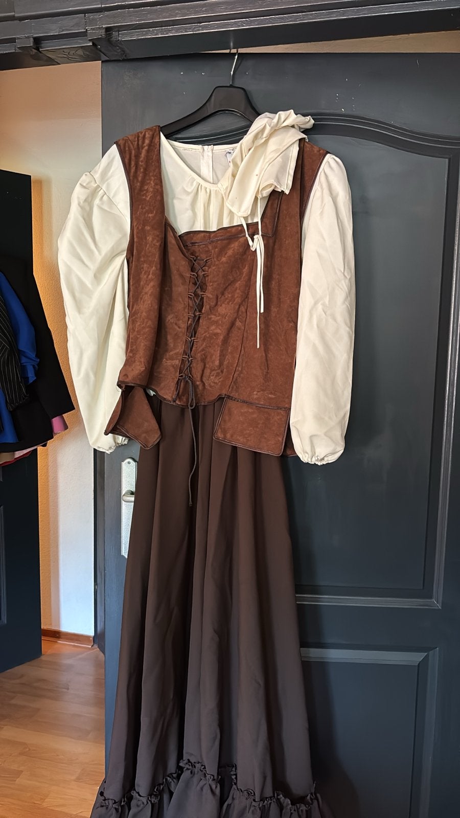Middeleeuwse jurk maat 52, Ophalen, Bruin, Maat 46/48 (XL) of groter, Gedragen