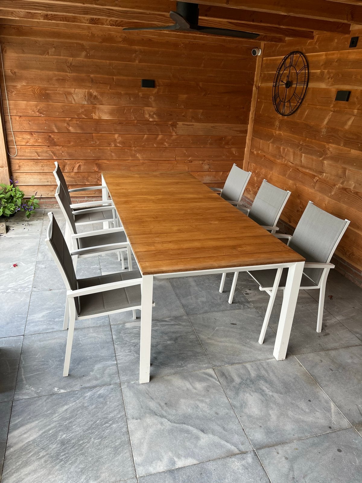 Moderne tuinset met teakhouten tafel en 6 witte stoelen, Eettafel, 6 zitplaatsen, Teakhout, Ophalen of Verzenden