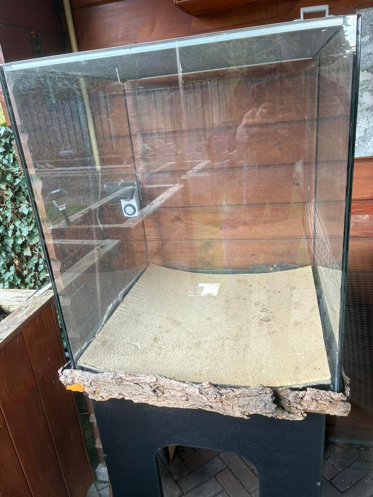 Terrarium met voet, Ophalen, Zo goed als nieuw, Leeg aquarium