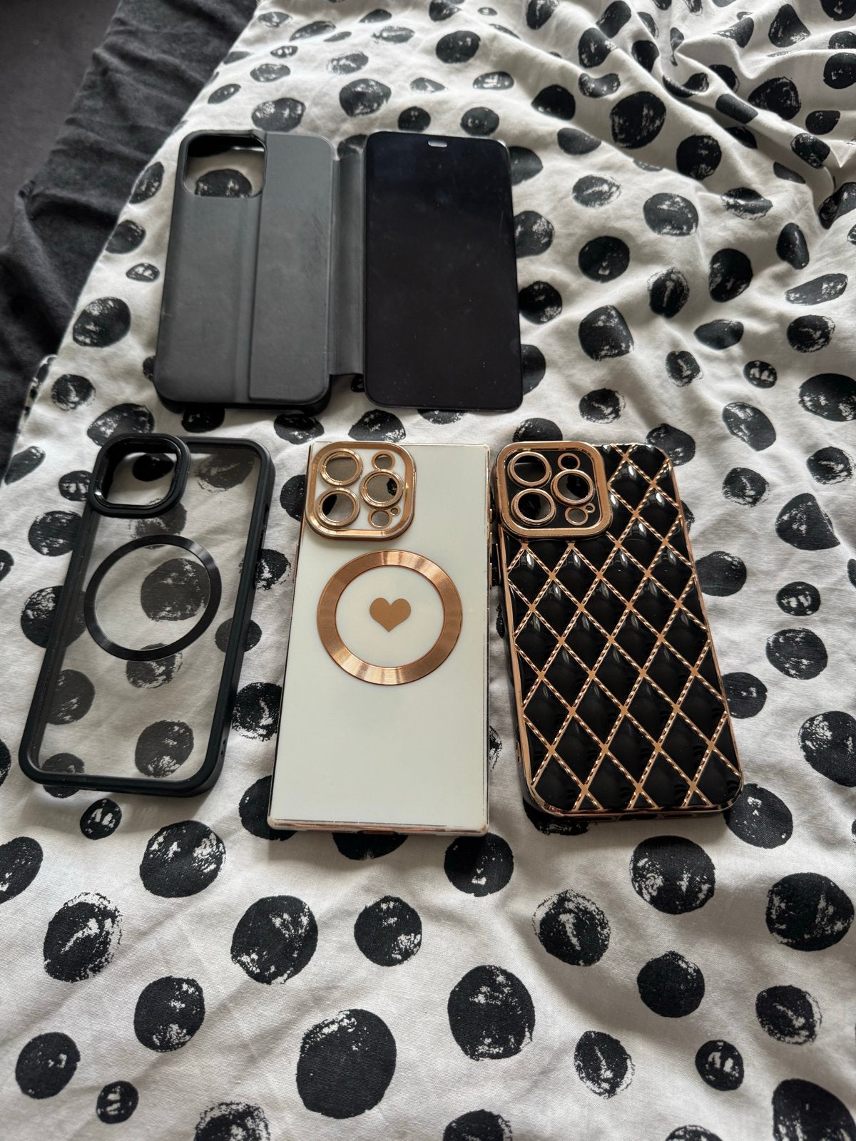 Diverse iPhone 12 Pro Max hoesjes - Zo goed als nieuw, Kunststof, Overige merken, Hoesje of Tasje, Ophalen of Verzenden