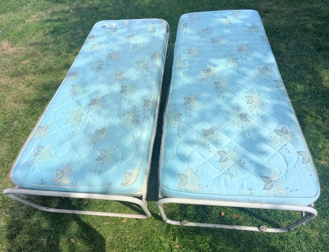 Twee Auping bedden, compact opbergen, incl matrassen, Ophalen, 90 cm, Eenpersoons, 190 cm of minder