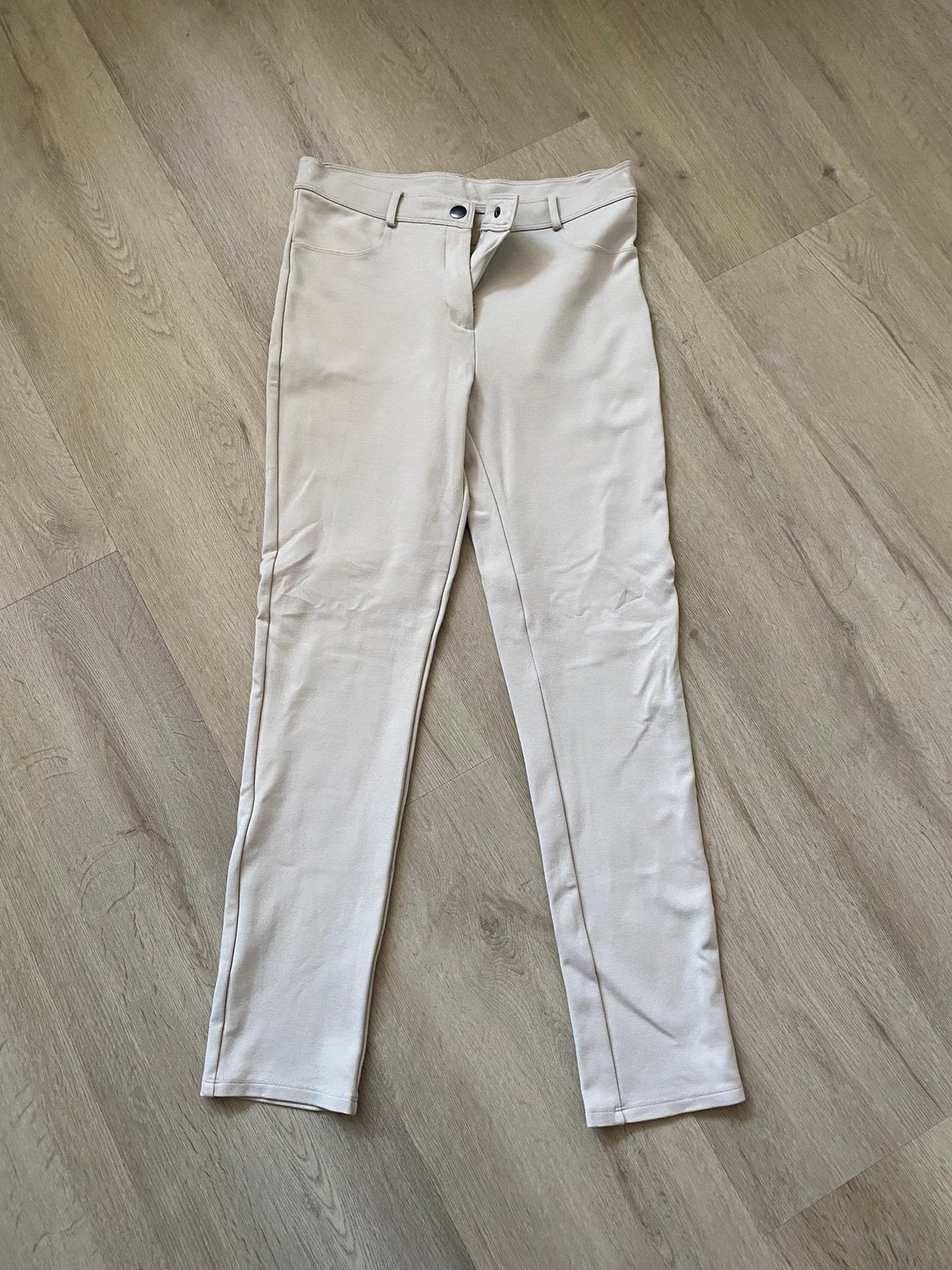Dames broek tregging beige van Hema maat S NIEUWSTAAT, Maat 38/40 (M), Beige, Ophalen of Verzenden, Zo goed als nieuw
