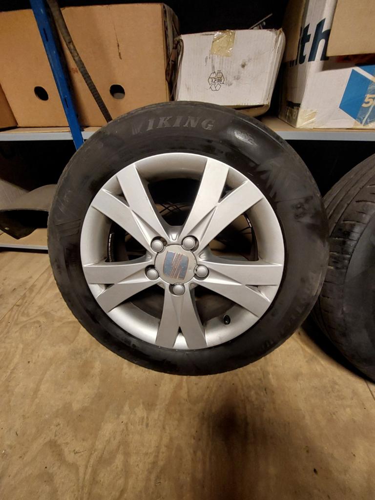 Set van 4 originele Seat velgen met  zomerbanden (16 inch), Auto-onderdelen, Banden en Velgen, 16 inch, Banden en Velgen, Ophalen of Verzenden