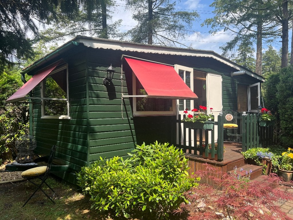 TE KOOP: STACARAVAN (van hout), Caravans en Kamperen, Stacaravans, Tot en met 2
