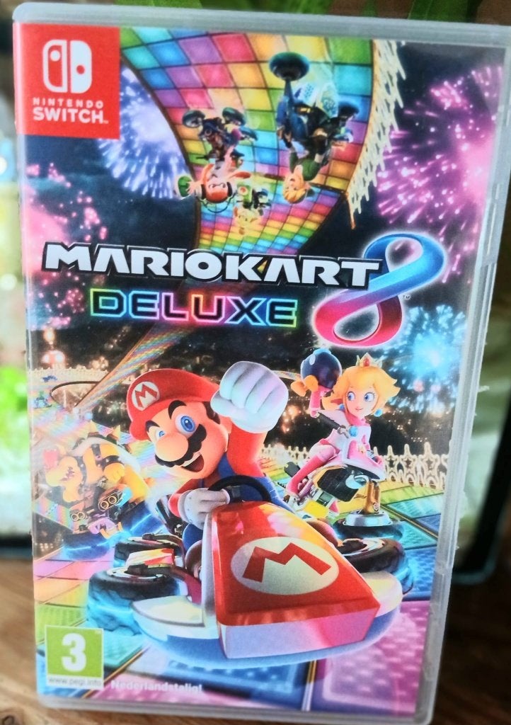 MarioKart 8 Deluxe - Nintendo Switch, Spelcomputers en Games, Racen en Vliegen, Ophalen of Verzenden, Zo goed als nieuw, Eén computer