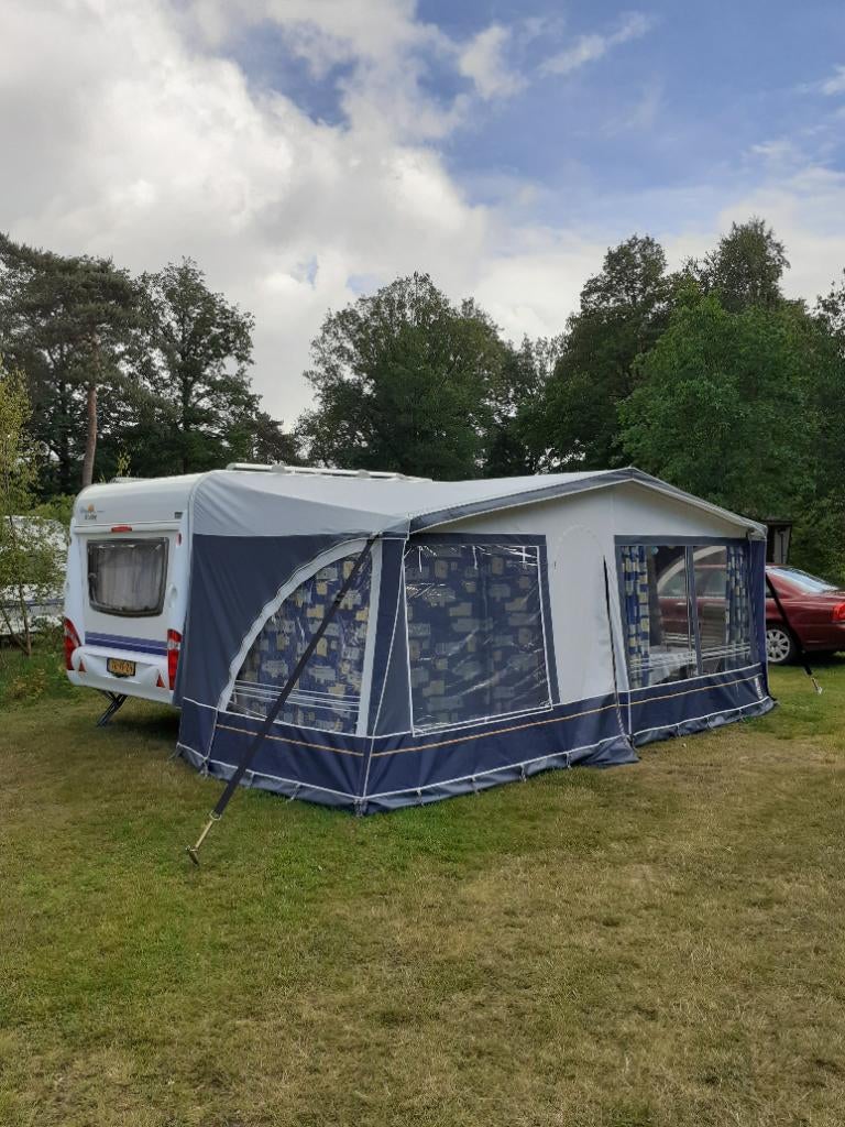 Hobby Excelsior 540UF + voortent + luifel + mover, Caravans en Kamperen, Caravans, Rondzit, Hobby, Schokbreker, 7 tot 8 meter