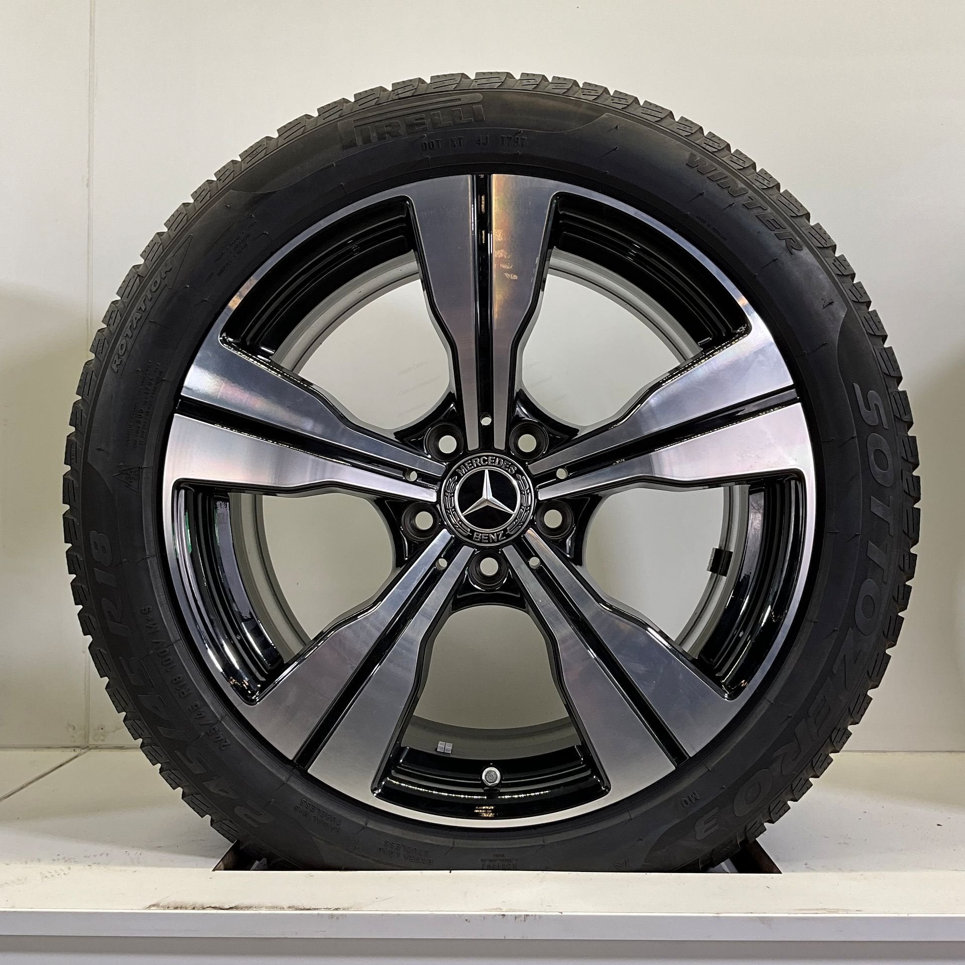 MERCEDES C KLASSE W206 W205 SET VELGEN + WINTERBANDEN 18 INC, 18 inch, -, -, Banden en Velgen
