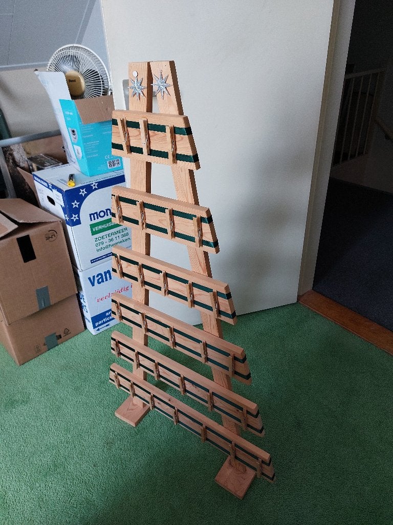 1 houten kaarten kerstboom, Ophalen, Zo goed als nieuw