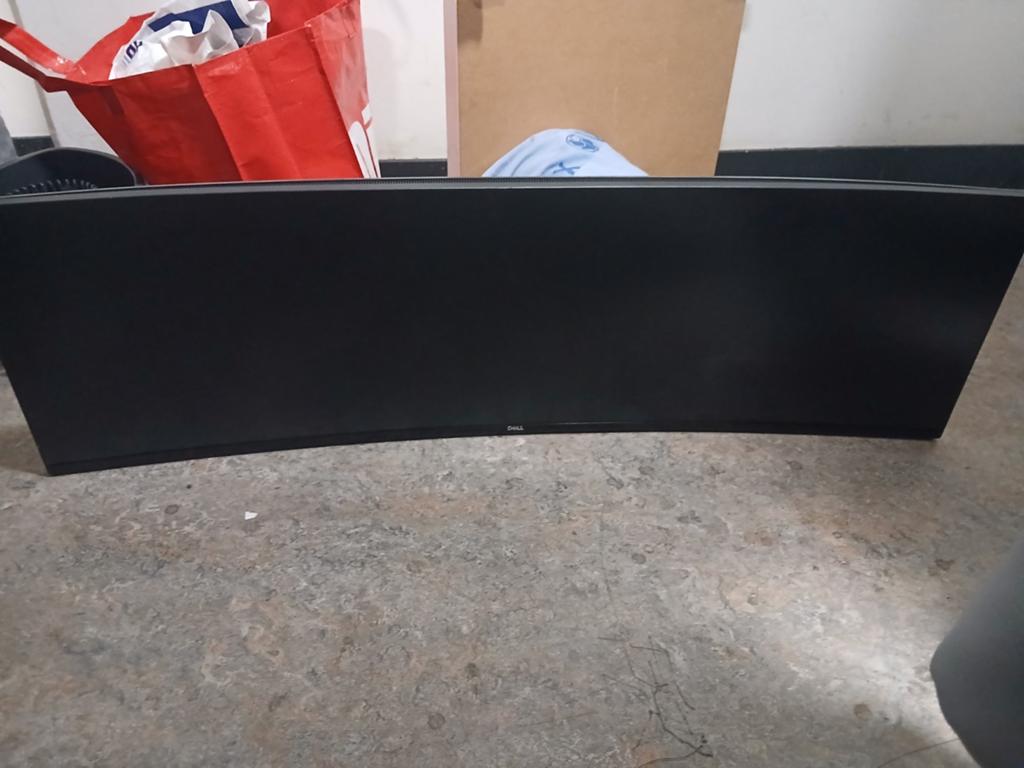 Dell monitor met defect scherm - Ideaal voor onderdelen, Computers en Software, Monitoren, Ophalen, HDMI, Dell, Niet werkend