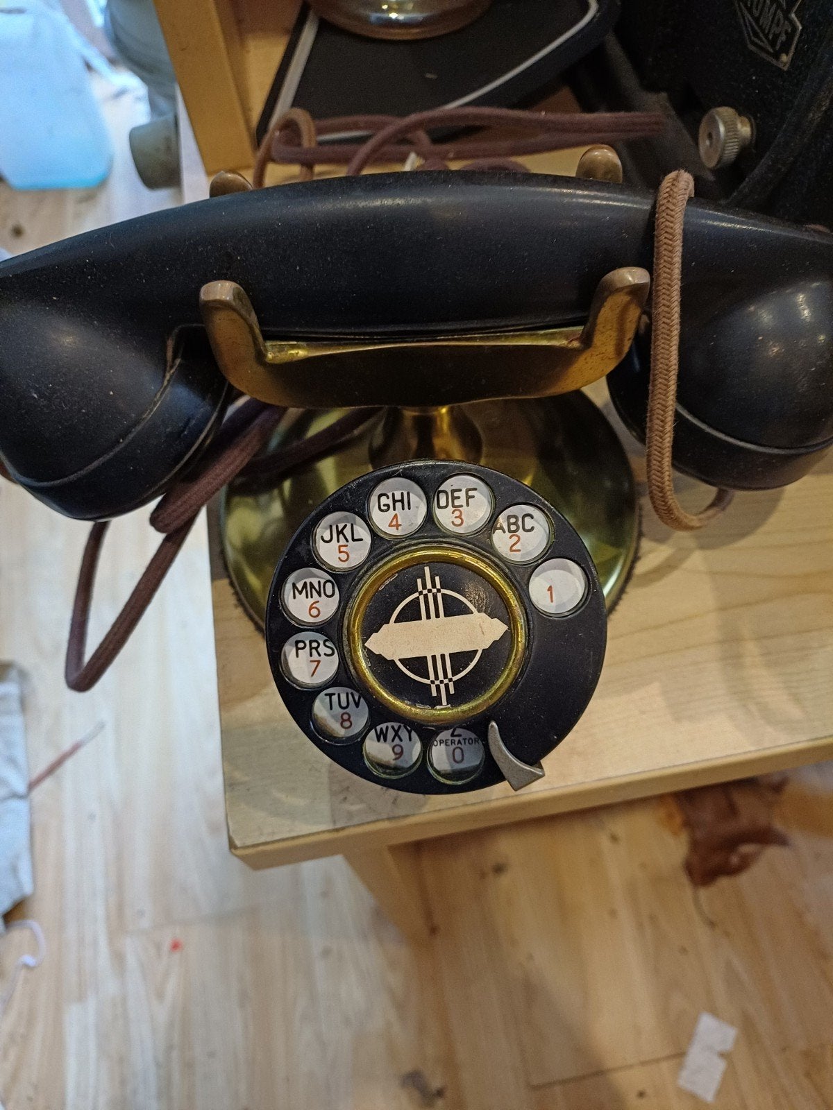Vintage draaitelefoon met kiesschijf - Zwart en goud, Ophalen of Verzenden
