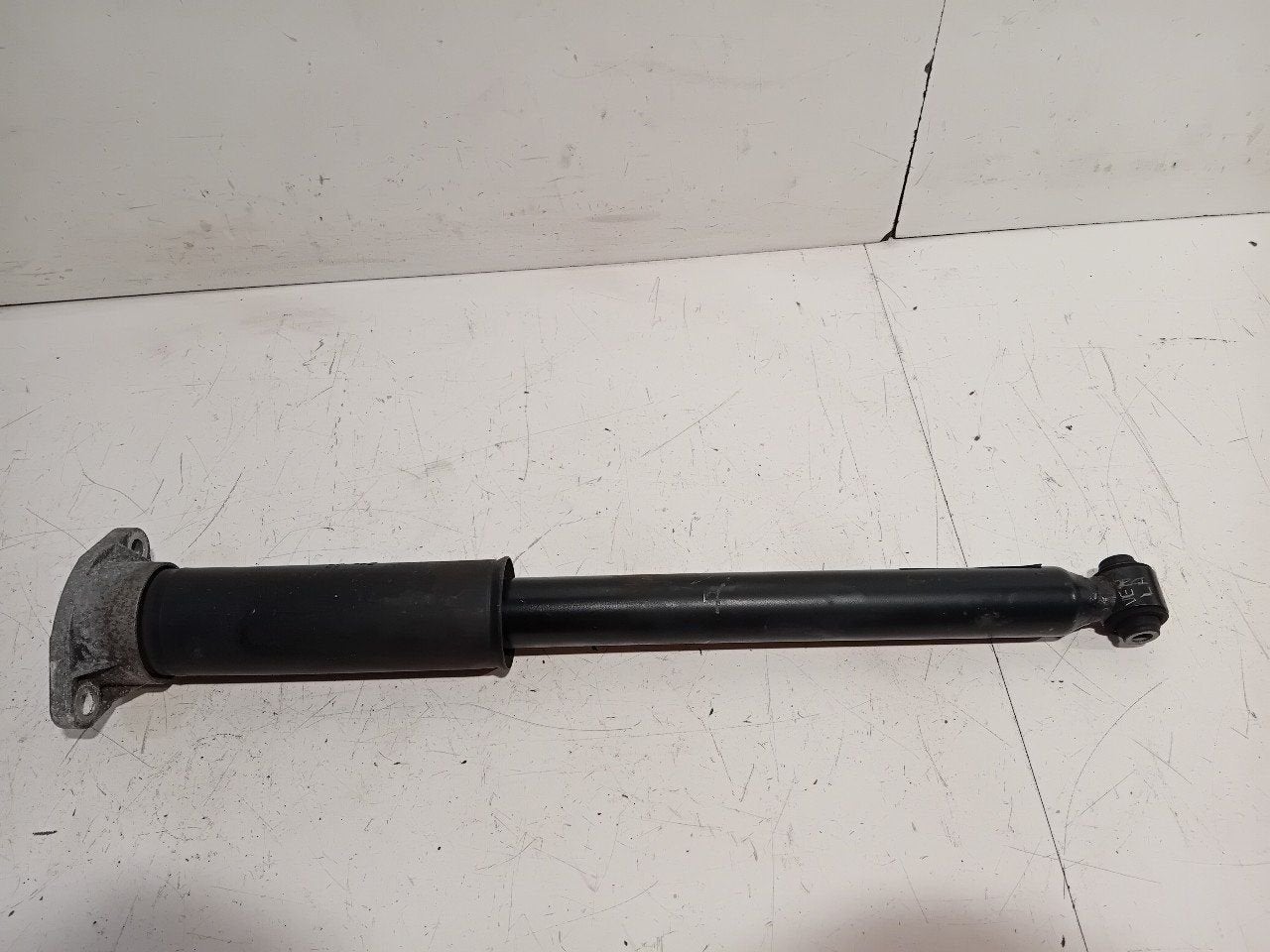 Schokbreker links achter Mercedes-Benz C-Klasse, Onderdelen@venauto.nl, Van der Ven Autorecycling B.V., Gebruikt, Ettenseweg 76, 4706 PB Roosendaal, The Netherlands