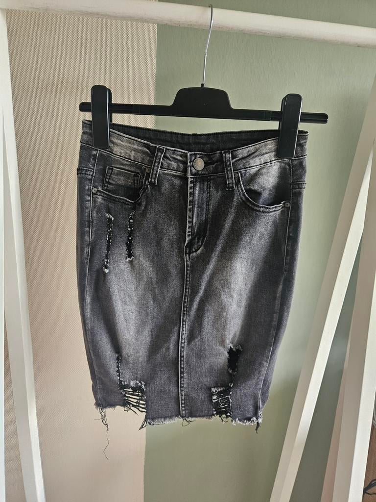 Zwarte denim rok Girl Vivi - Maat M, Kleding | Dames, Maat 38/40 (M), Zwart, Ophalen of Verzenden, Zo goed als nieuw