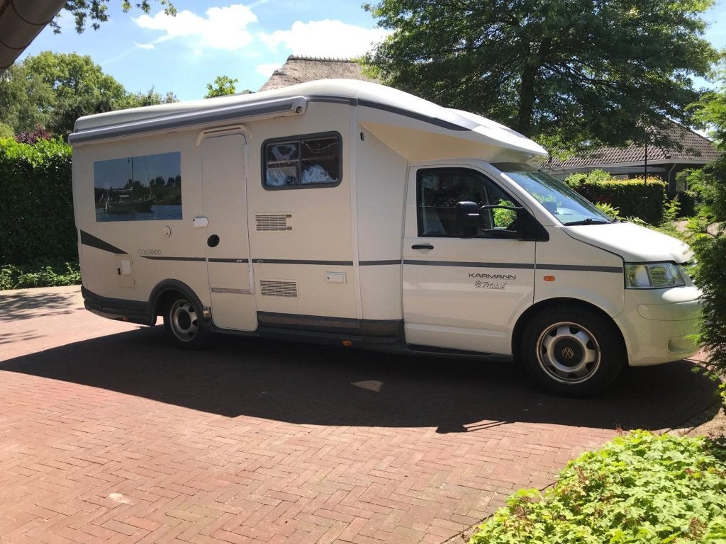 Karmann Colorado 675 TI (988393), Caravans en Kamperen, Campers, Automaat, Airbags, Ringverwarming, Diesel