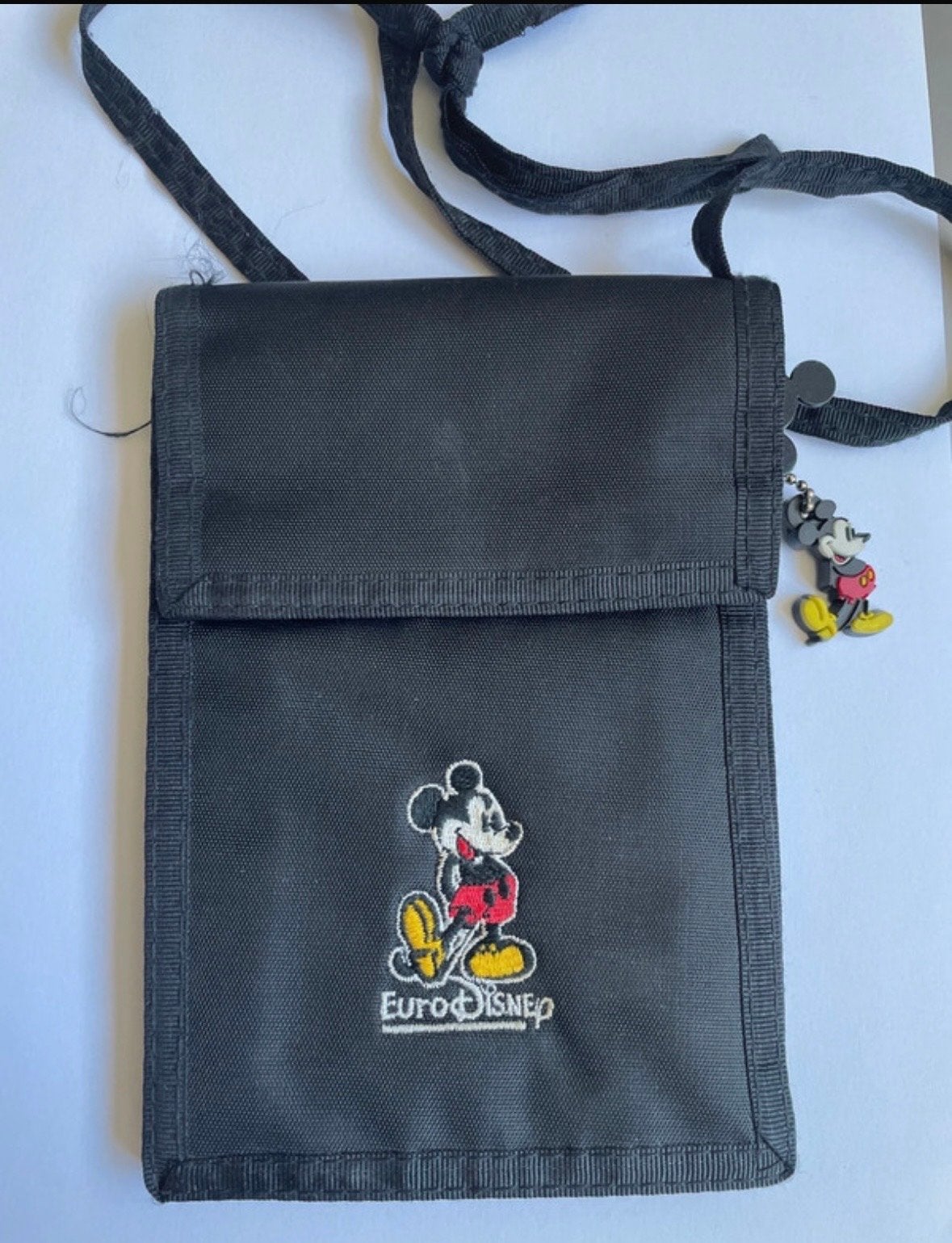 Vintage Euro Disney Nekbuidel Paspoorttasje Mickey Mouse1992, Ophalen of Verzenden, Mickey Mouse, Zo goed als nieuw, Tas, Koffer of Zak