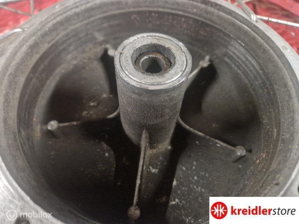 Kreidler voorwiel met grote 150 mm Campagnolo naaf origineel, Fietsen en Brommers, Brommeronderdelen | Kreidler, Gebruikt, Kreidler