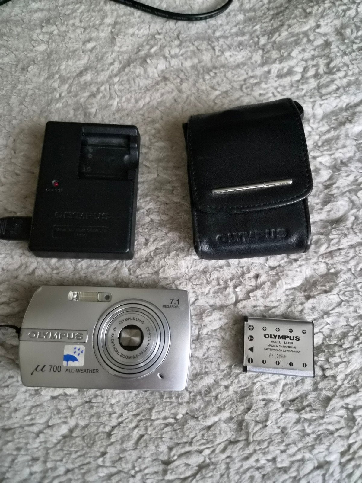 Olympus µ 700 All-Weather Compactcamera 7.1MP met tas, Audio, Tv en Foto, Fotocamera's Digitaal, Ingebouwde flitser, Gebruikt