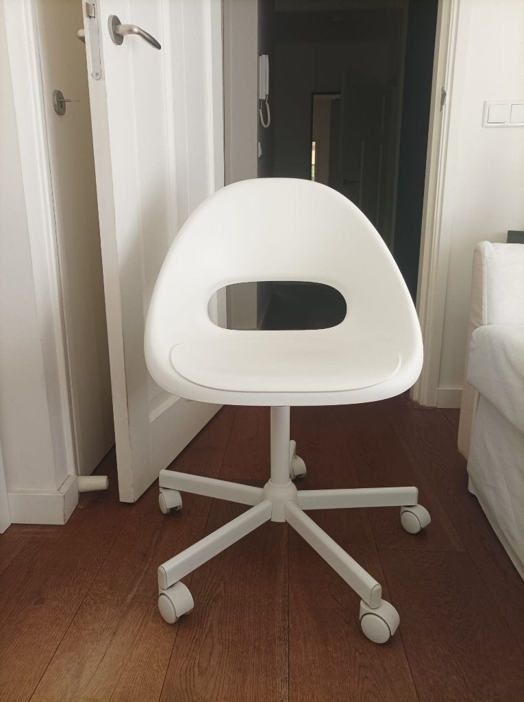 Witte bureaustoel/White office chair - uitstekende staat
