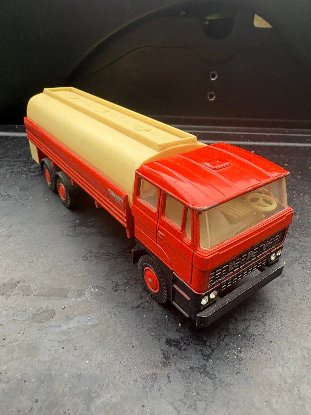 Vintage  Lion Car DAF 2800 Tankauto 1:50, Ophalen of Verzenden, Gebruikt, Bus of Vrachtwagen, Lion Toys