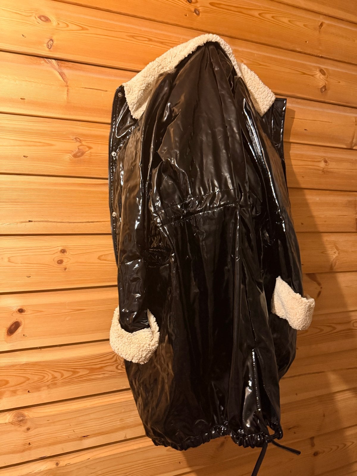 Opruiming kleding, Ophalen, Beer, Zo goed als nieuw, Bruin
