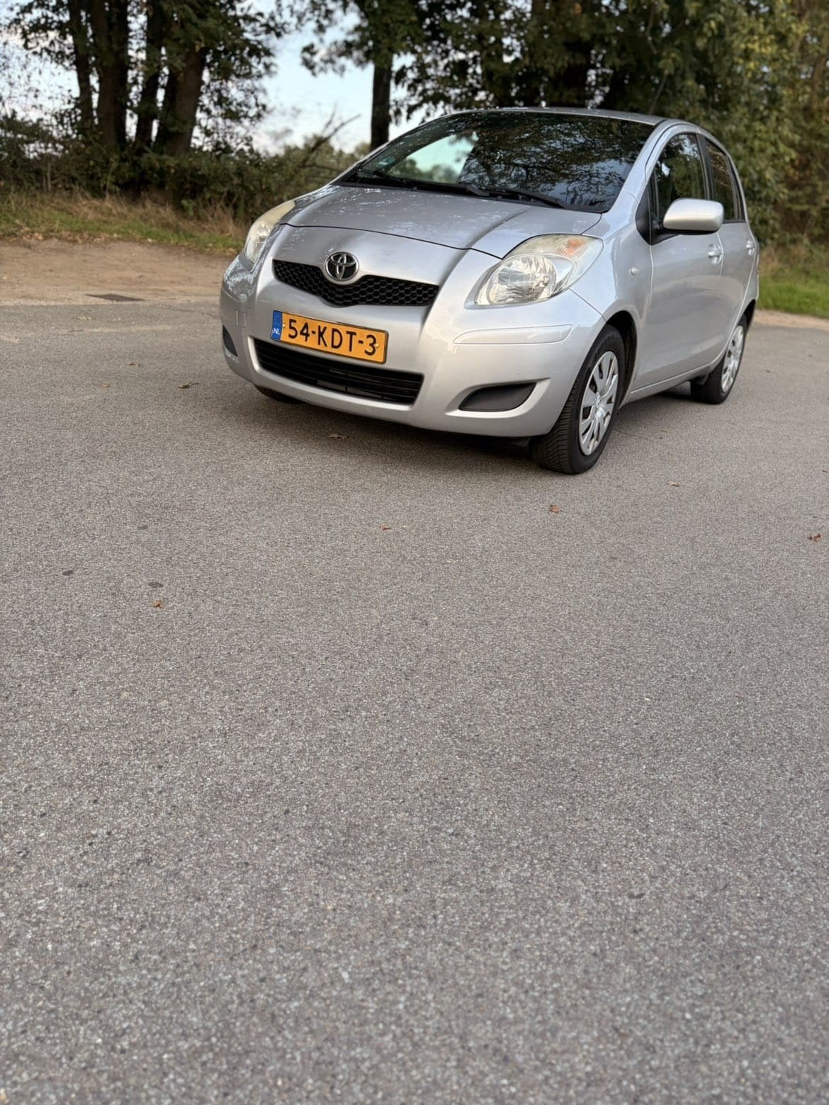 Toyota Yaris 1.3 16V Vvt-i 5DR 2009 Grijs, Auto's, Voorwielaandrijving, 1025 kg, 40 €/maand, 4 cilinders