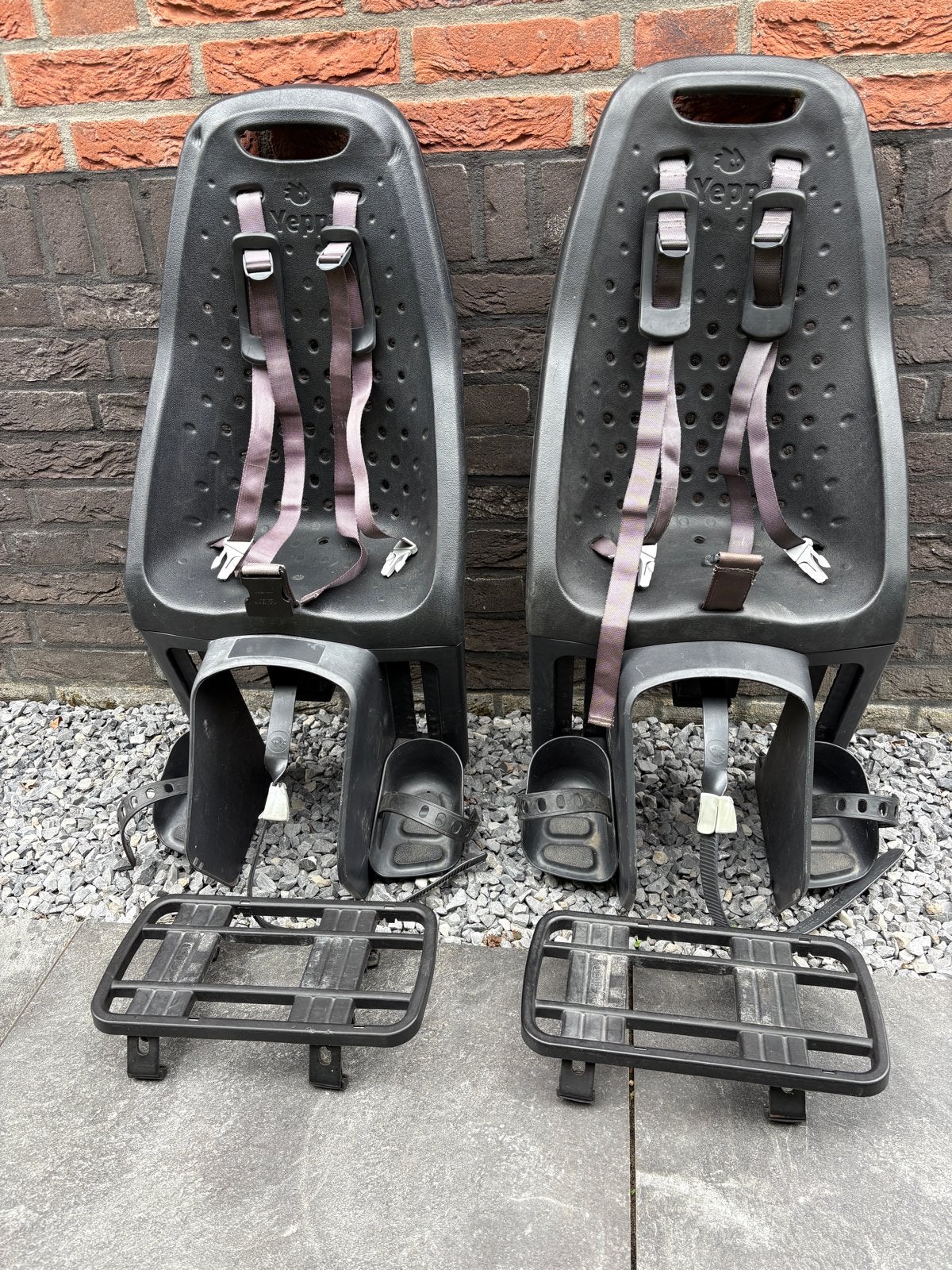 Thule Yepp Maxi fietsstoeltjes inclusief Easyfit adapter, Fietsen en Brommers, Ophalen, Gebruikt, Achterzitje, Voetsteuntjes