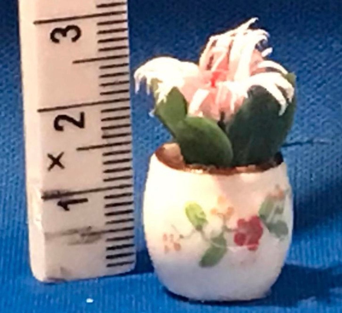 Schattig poppenhuis bloempotje, Ophalen of Verzenden, Zo goed als nieuw